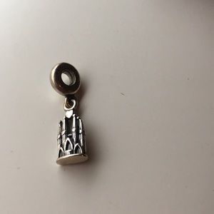 La Sagrada Familia Pandora Charm